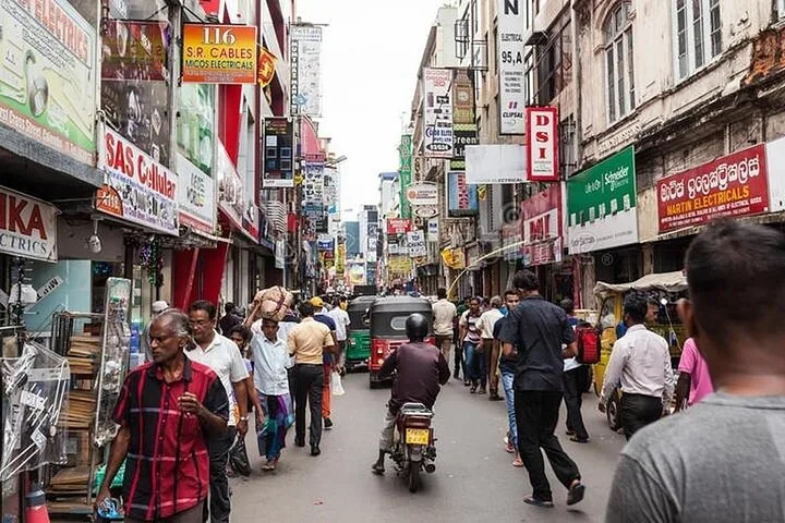 Colombo City Highlights & Local Flavors