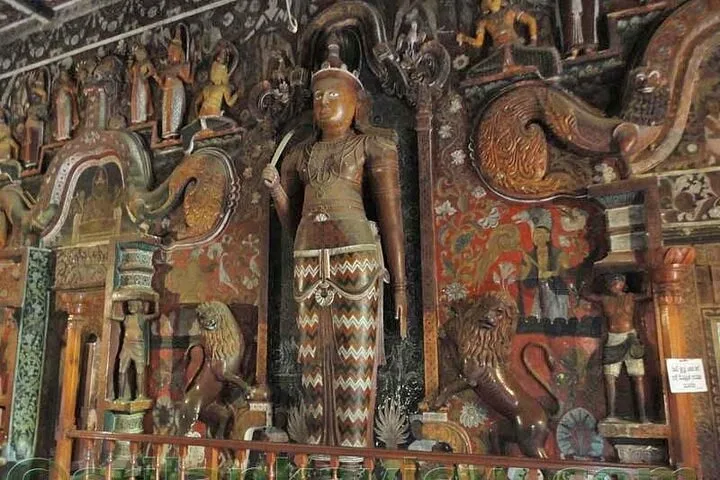 Heritage & Handicrafts: Kelaniya + Colombo